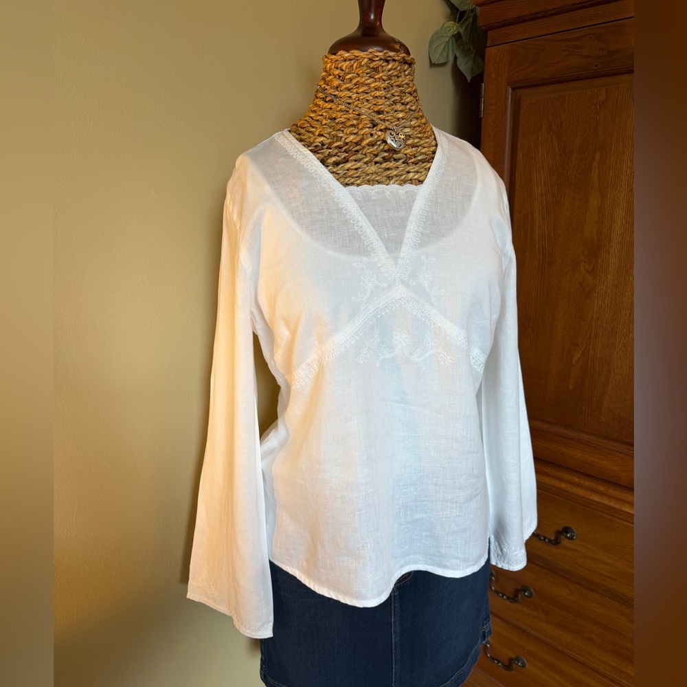 Eddie Bauer 100% Linen embroidered top